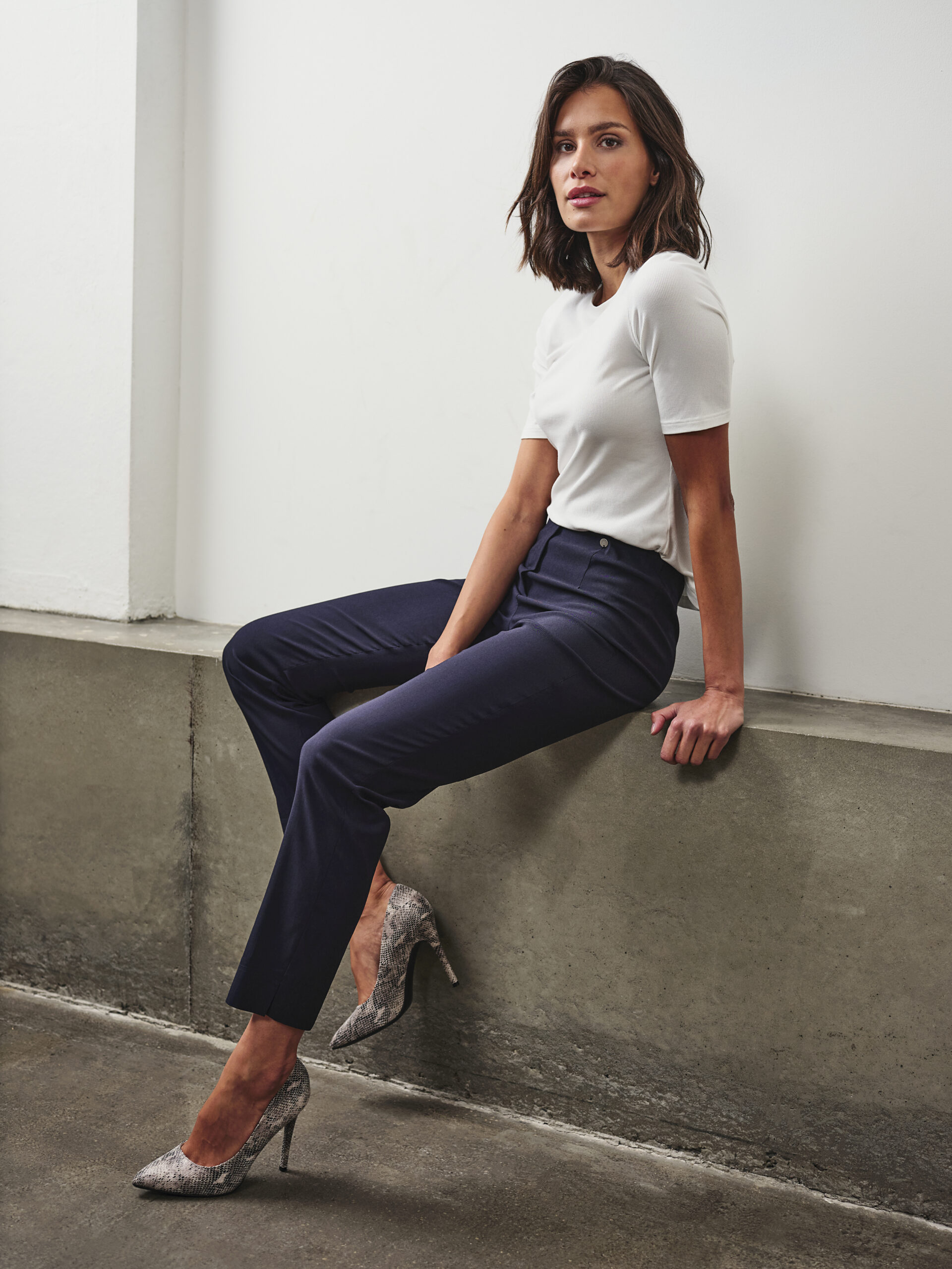 Robell Marie 31 inch Navy Trousers 3