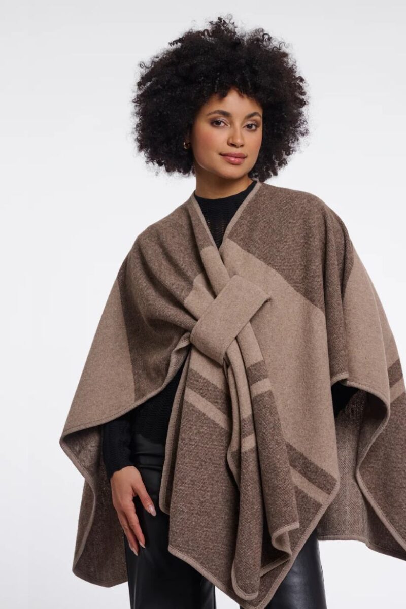 Rino & Pelle Levi Toffee Check Cape